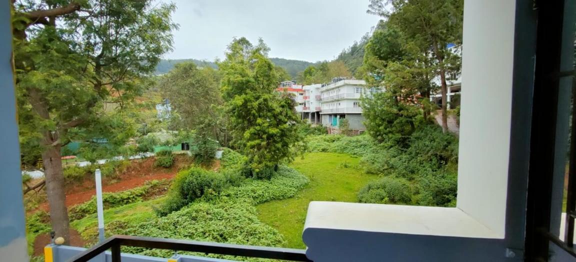 Rainbow Palace Apartman Ooty Kültér fotó